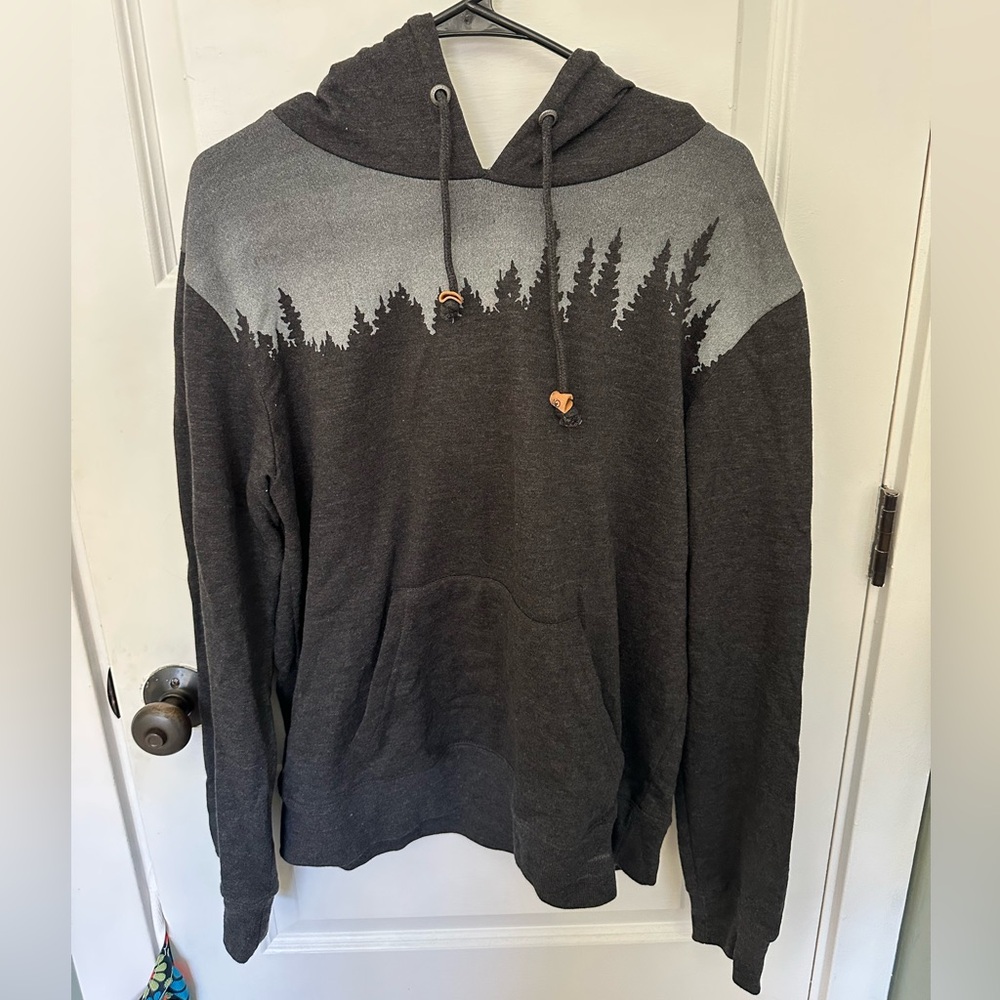 10 tree sweatshirt